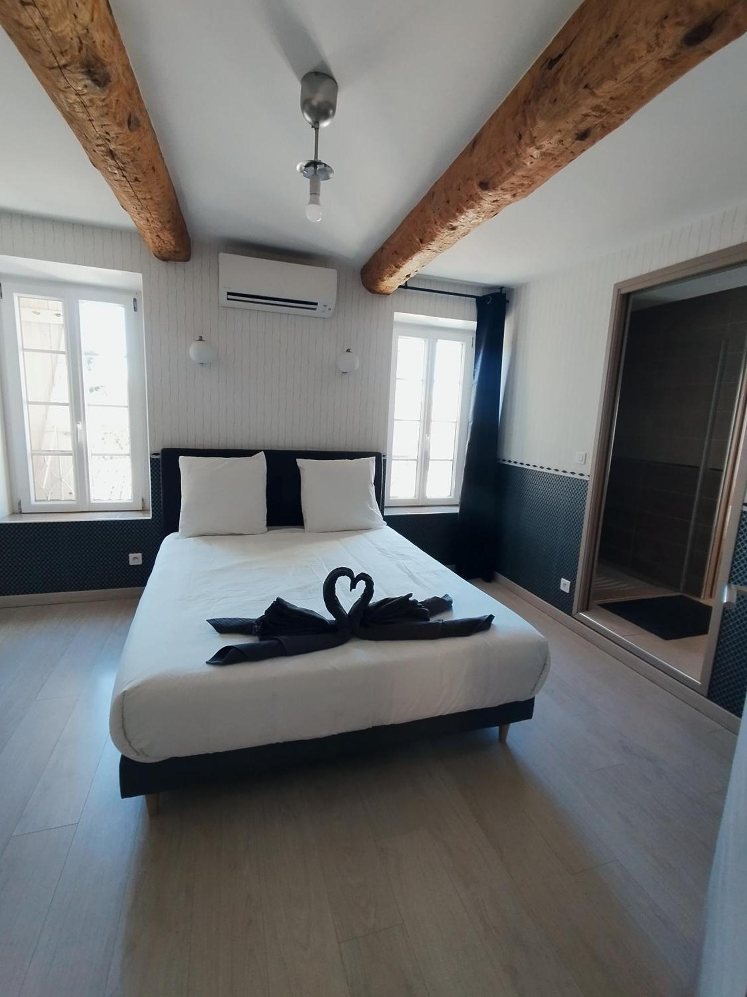 Les 27 Villa Ginestas Luaran gambar